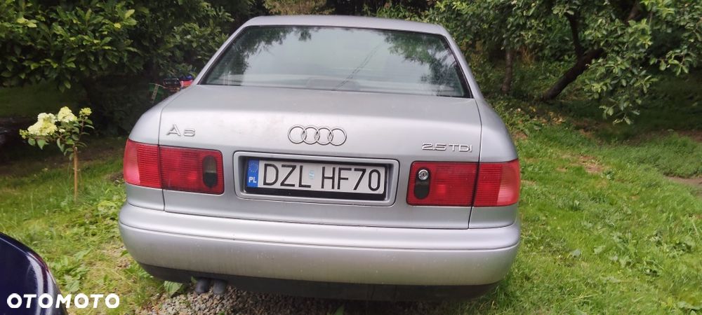Audi A8 - 4