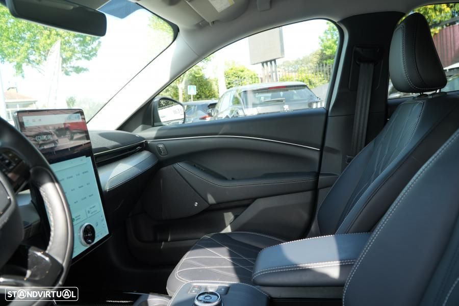 Ford Mustang Mach-E 75.7 kWh Base - 22