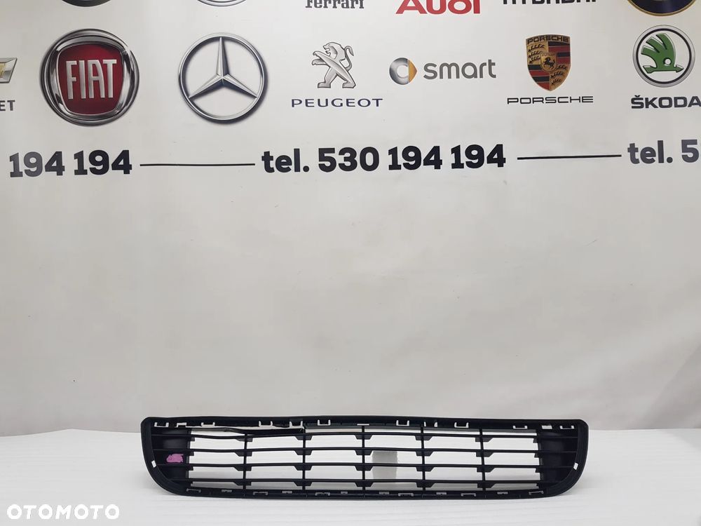 PEUGEOT PARTNER CITROEN BERLINGO III 07- KRATKA ŚRODKOWA ZDERZAKA PRZEDNIEGO , NR 9681519877 , NR AUKCJI K16 - 1