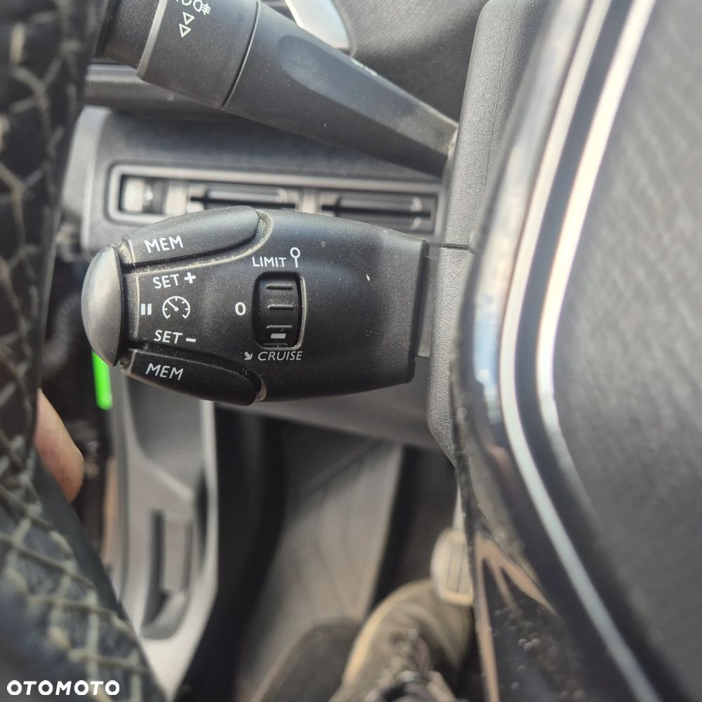 Peugeot 3008 PureTech 130 Stop & Start GPF Allure - 16