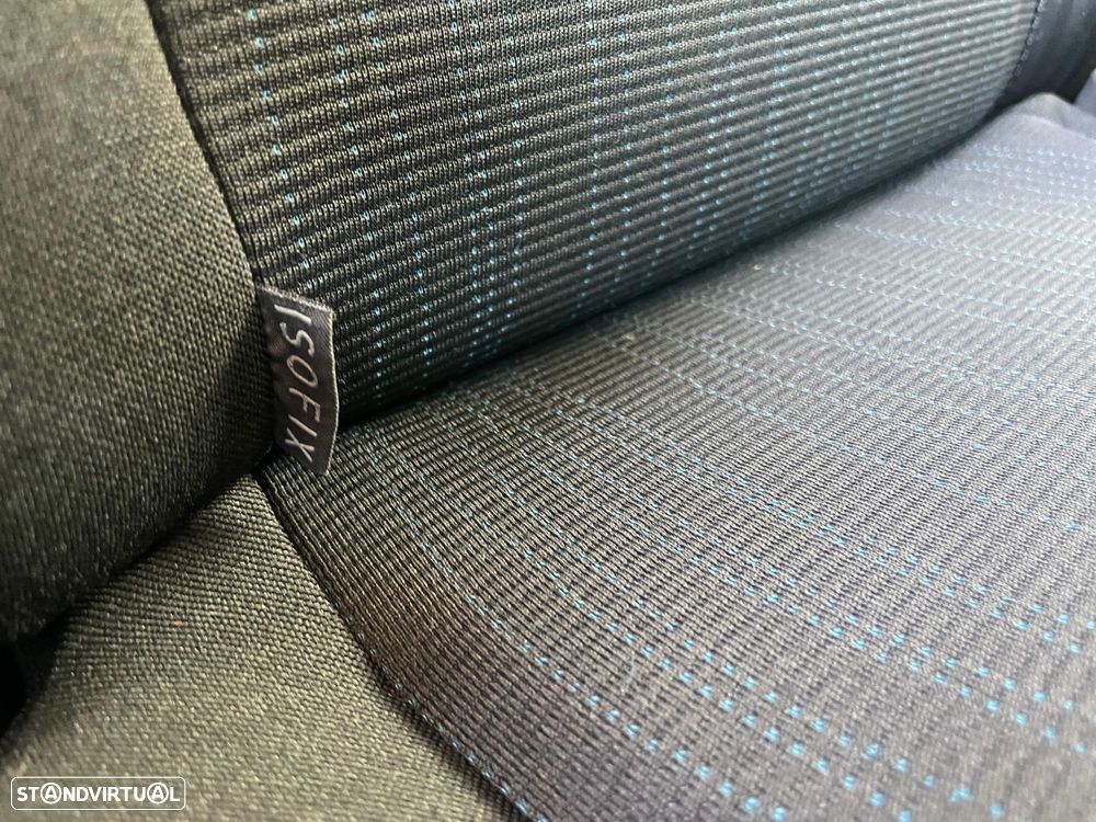 Toyota Auris 2.0 D-4D - 11