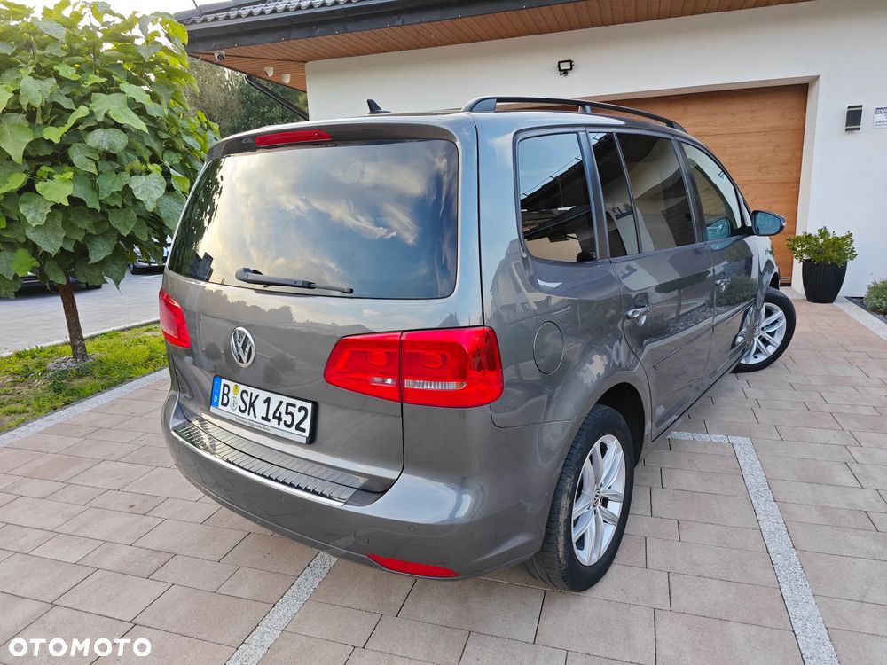 Volkswagen Touran - 14