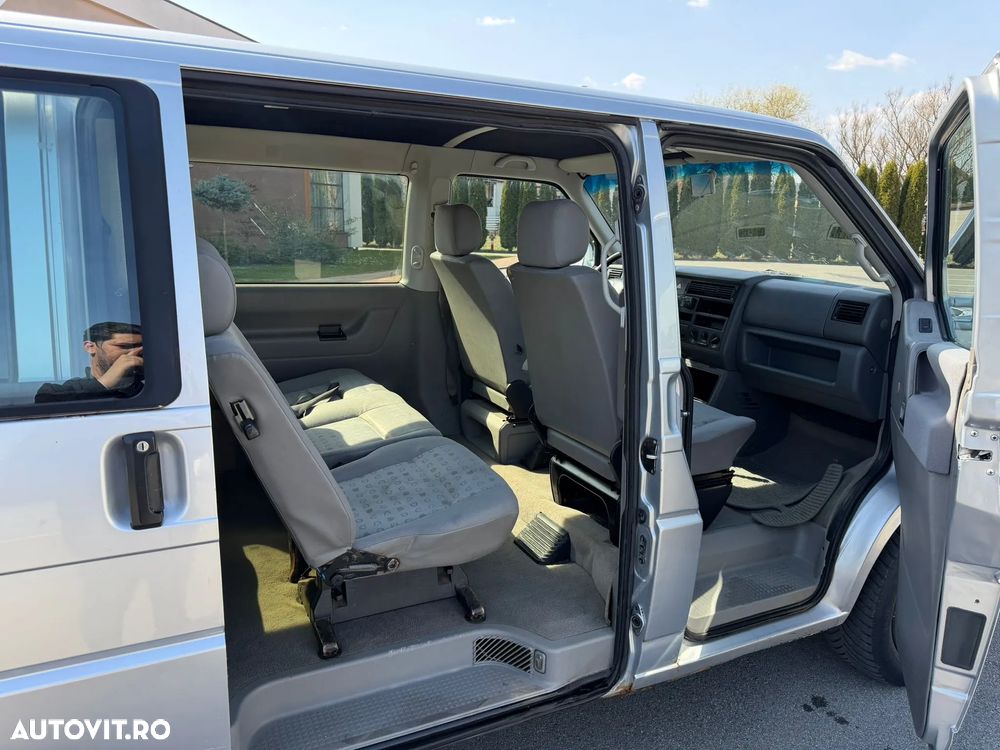 Volkswagen Caravelle - 5