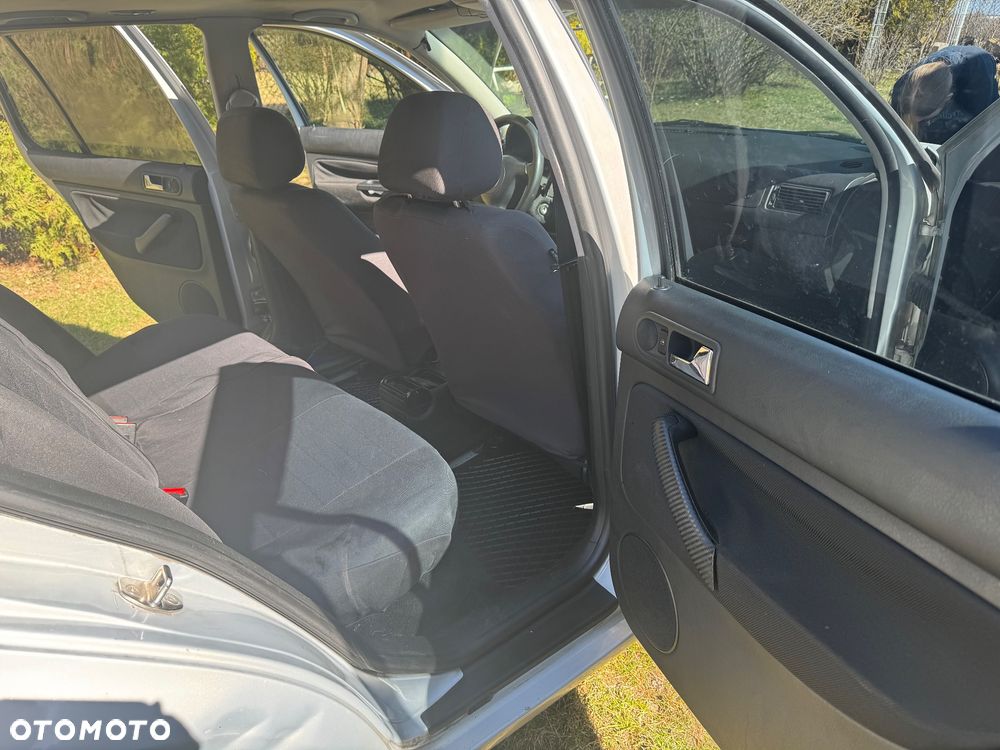 Volkswagen Golf 1.6 - 8