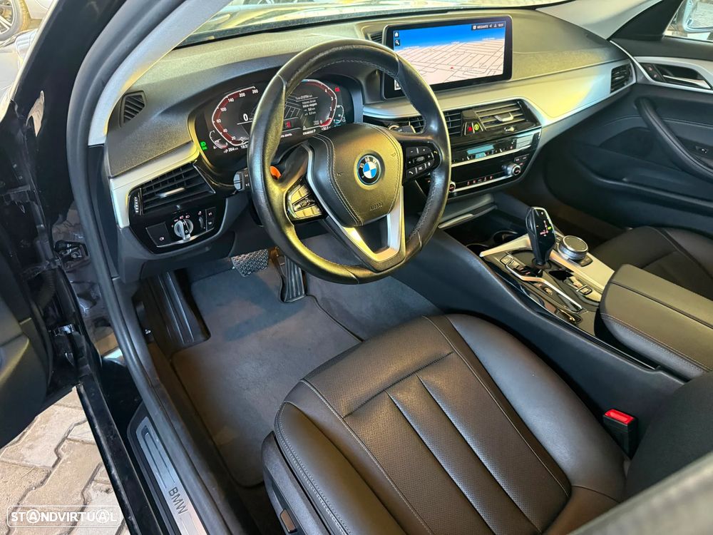 BMW 530 e Line Luxury - 14