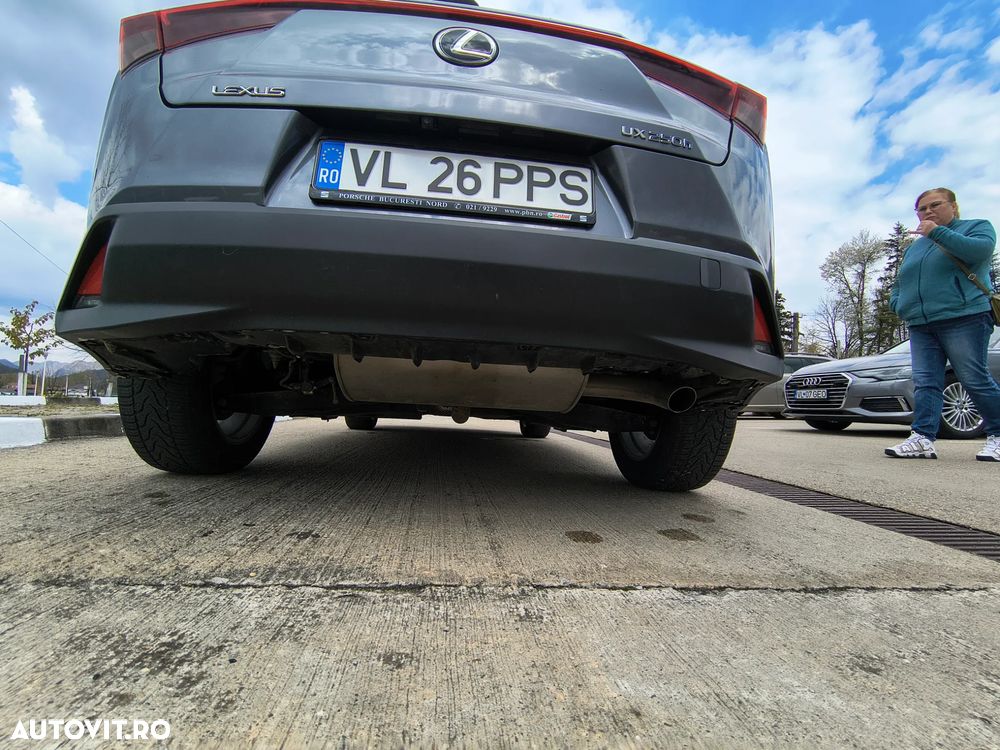 Lexus UX 250h Business Edition - 25
