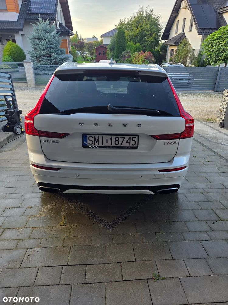 Volvo XC 60 T6 AWD R-Design - 4