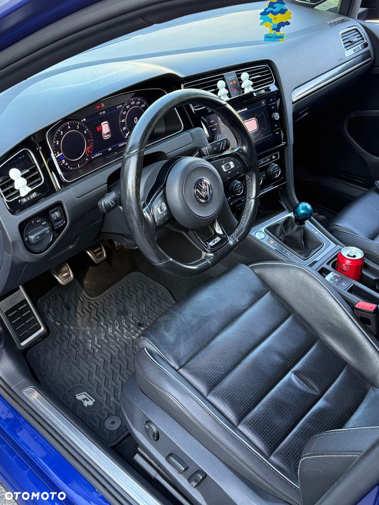 Volkswagen Golf - 11