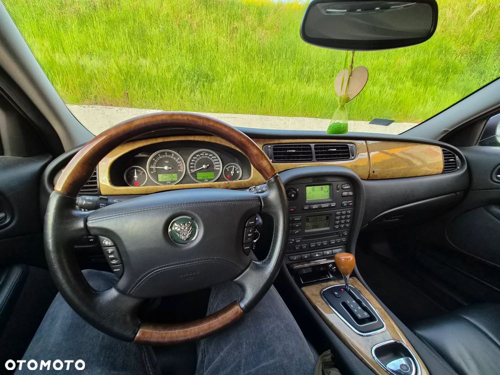 Jaguar S-Type - 21