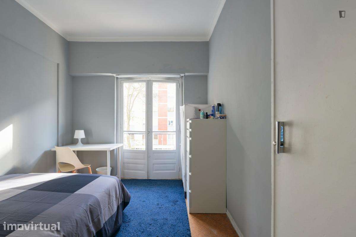 Quarto - localizado em Benfica Lisbon - Grande imagem: 3/26