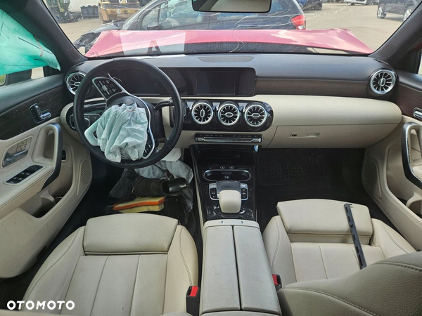 Mercedes- KL-A W177 2018/07- DESKA KOKPIT AIR BAG PODUSZKA JASNA DREWNO