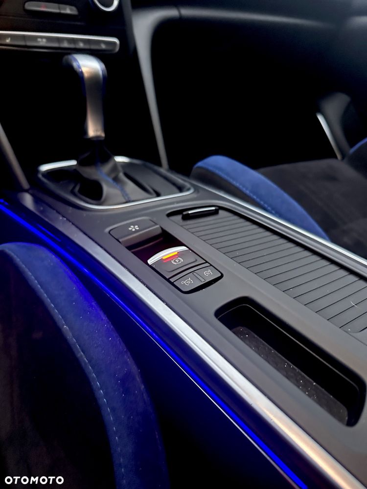 Renault Megane ENERGY TCe 205 EDC GT - 13