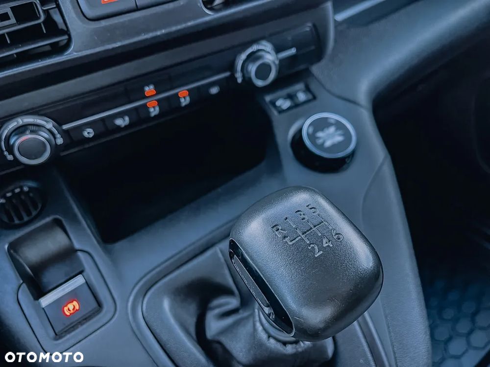 Peugeot Partner 4x4 Long Premium - 21