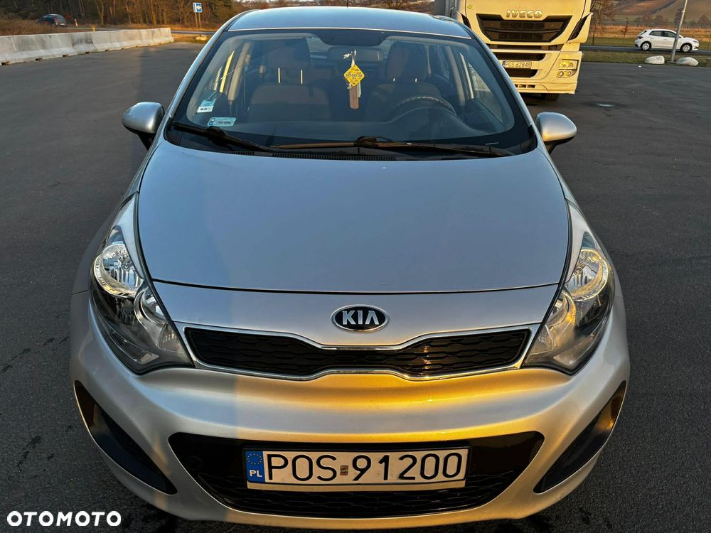 Kia Rio - 10