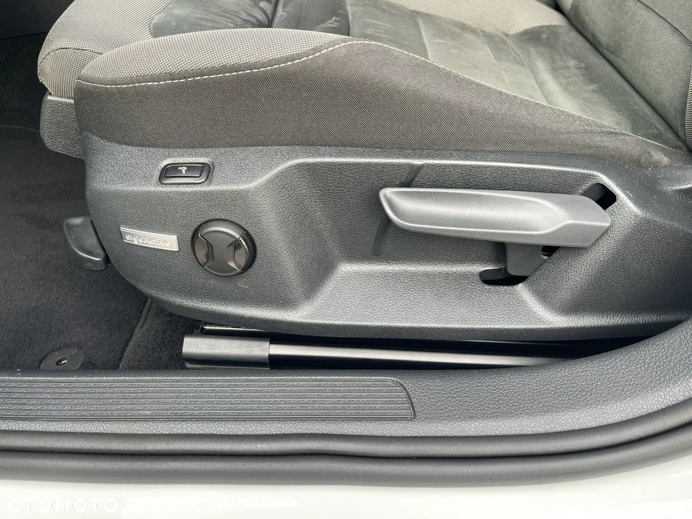 Volkswagen Golf 1.5 TSI ACT OPF BlueMotion Comfortline - 20