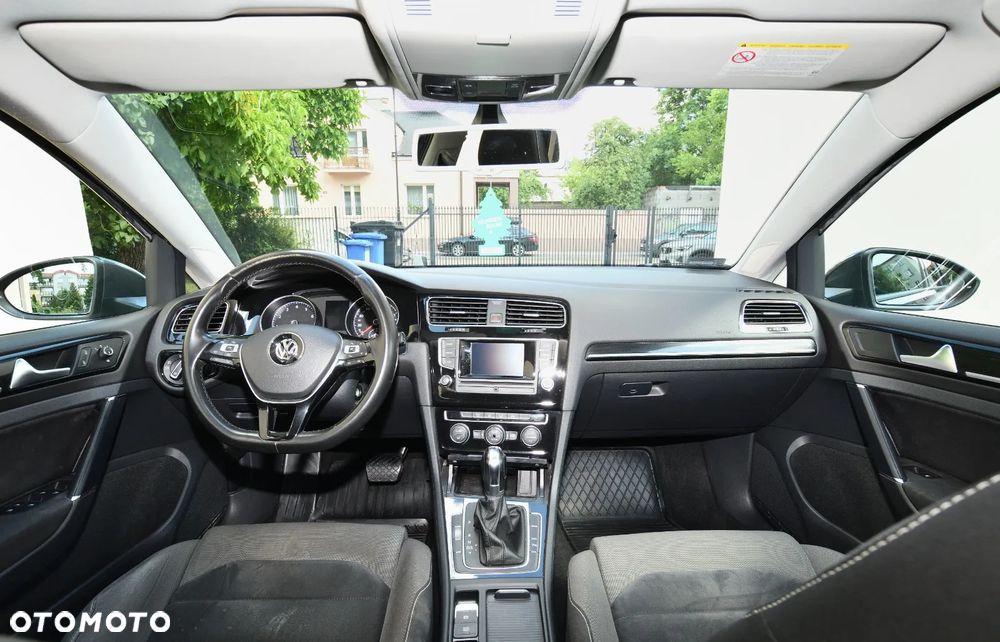 Volkswagen Golf - 12
