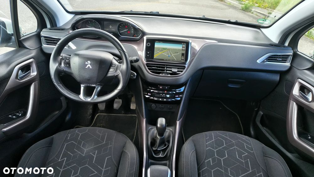 Peugeot 2008 1.6 e-HDi Allure S&S - 16