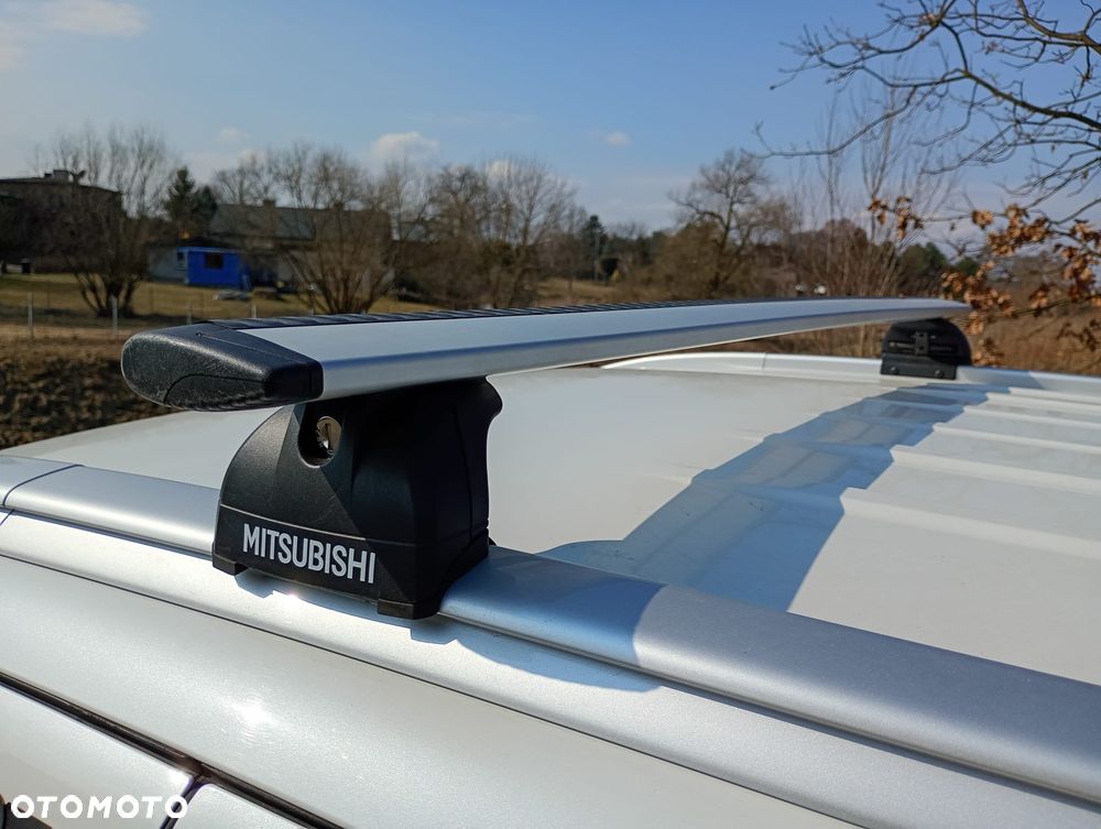 Mitsubishi Outlander - 10