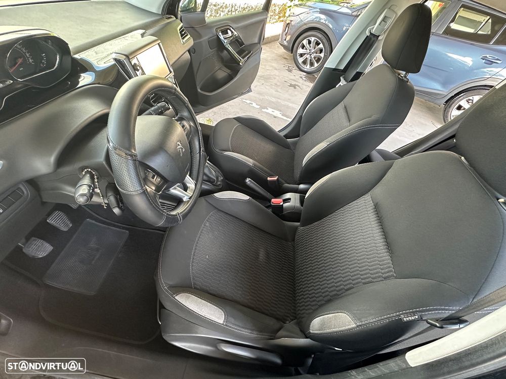 Peugeot 208 1.4 HDi SE Style - 7