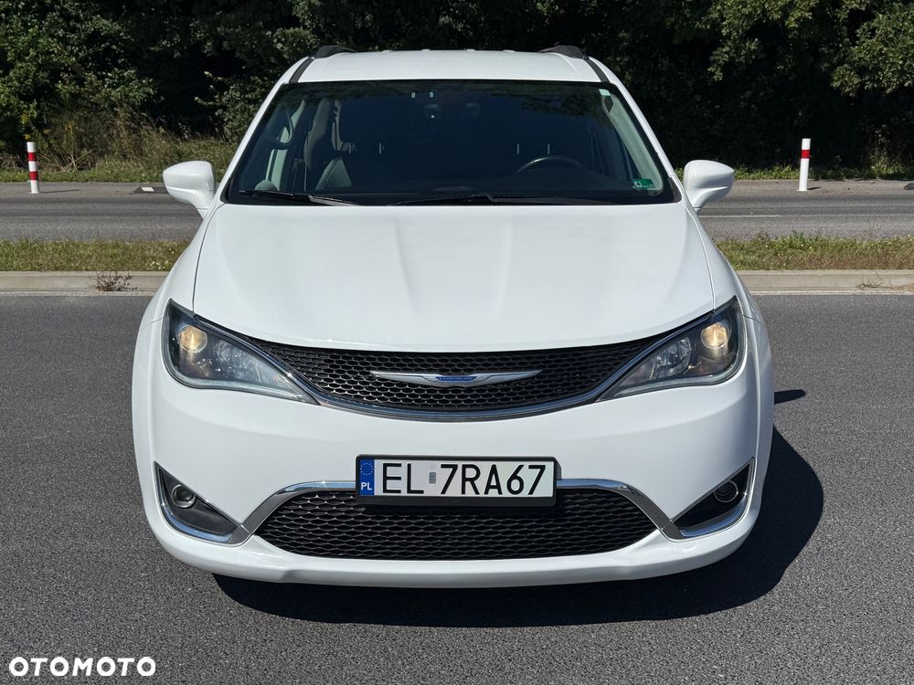 Chrysler Pacifica - 3