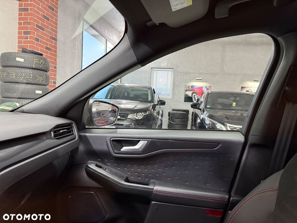 Ford Kuga 2.5 Duratec PHEV ST-LINE - 37