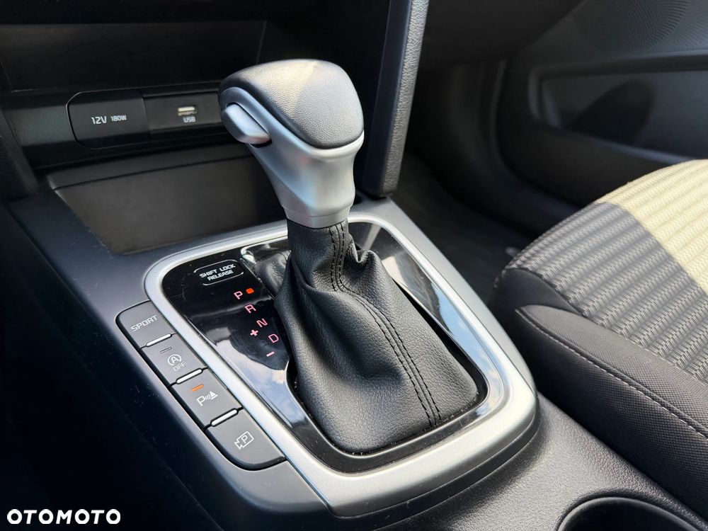 Kia Ceed 1.5 T-GDI MHEV M - 12