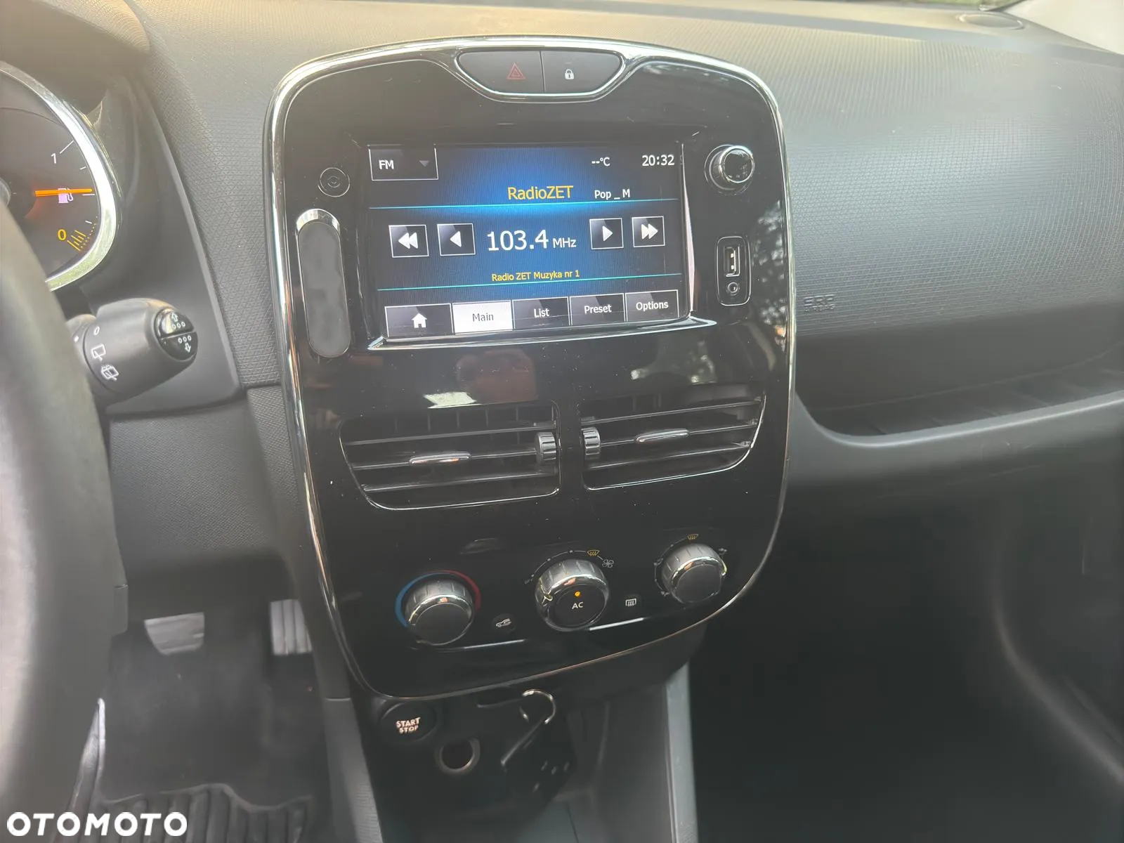 Renault Clio - 13