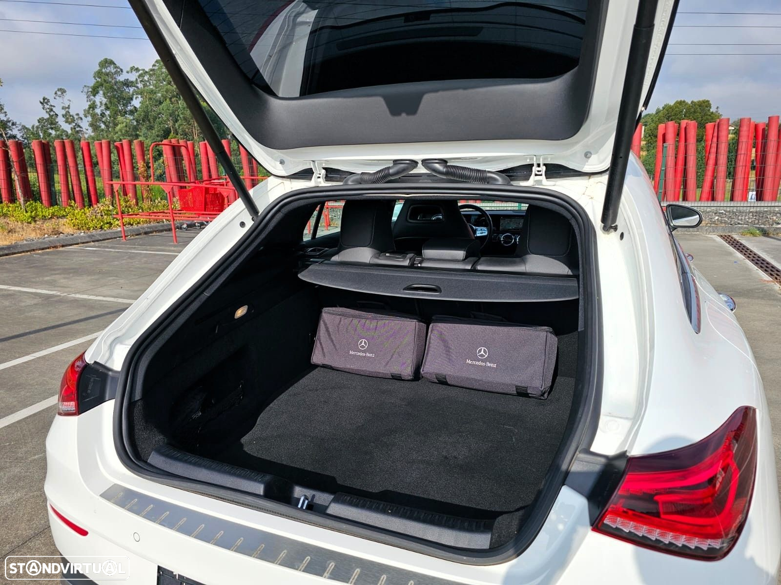 Mercedes-Benz CLA 250 e Shooting Brake AMG Line - 13