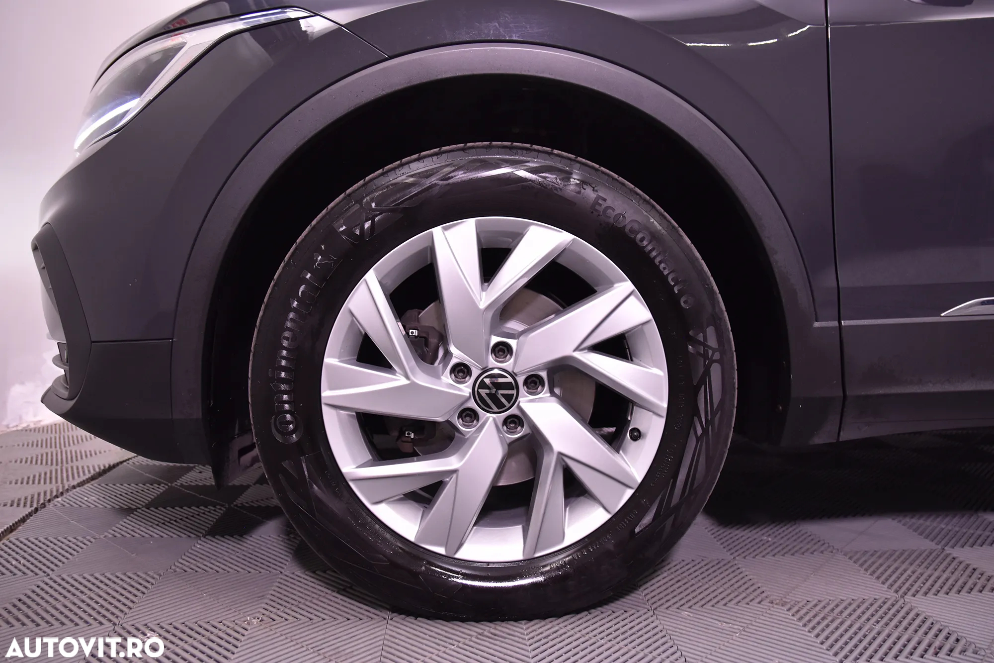 Volkswagen Tiguan - 13