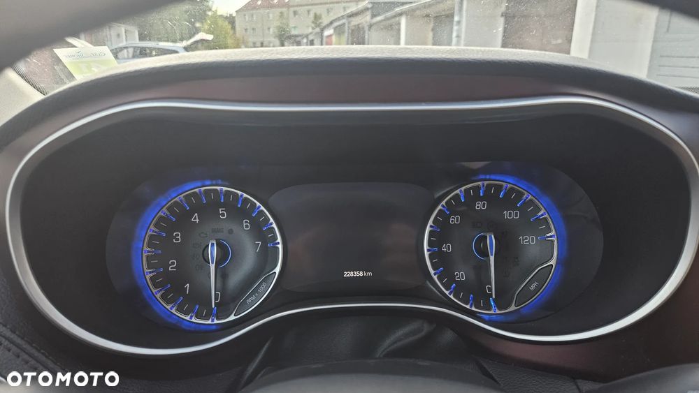 Chrysler Pacifica - 23