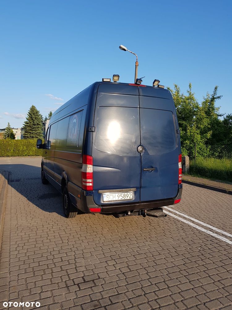 Mercedes-Benz Sprinter - 4