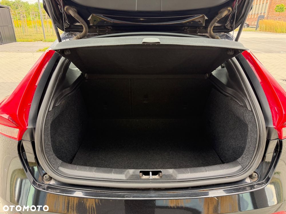 Volvo V40 D2 Drive-E Momentum - 16