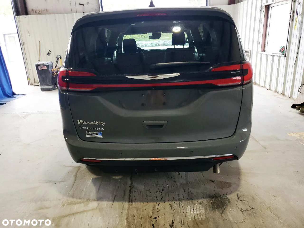 Chrysler Pacifica - 6