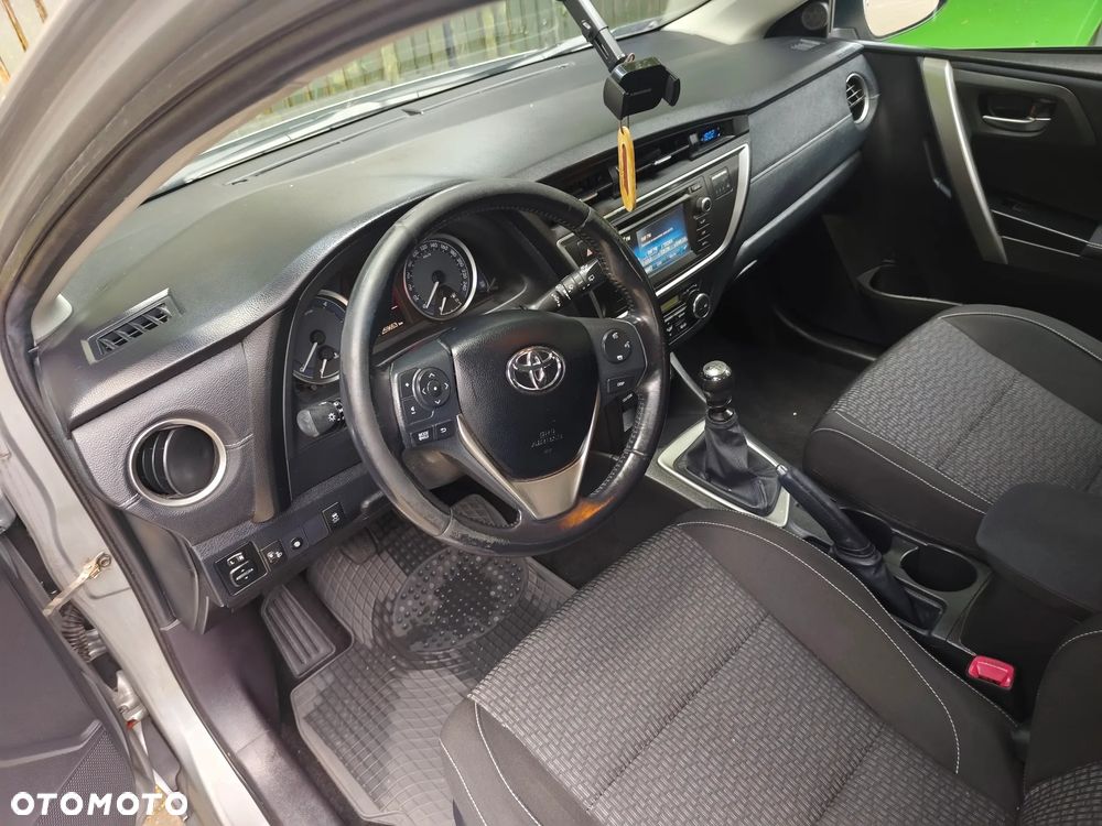 Toyota Auris 2.0 D-4D Premium - 14