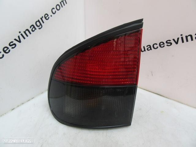 FAROLIM TRASEIRO ESQUERDO RENAULT SAFRANE 2.2 G -J7T - 1