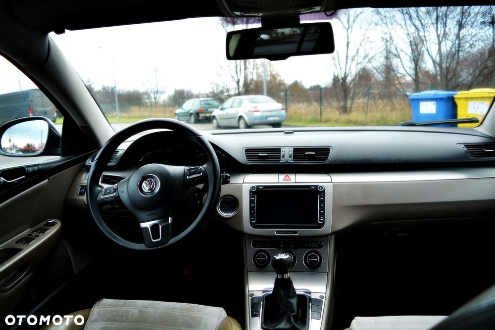 Volkswagen Passat 2.0 TDI DPF Highline - 6