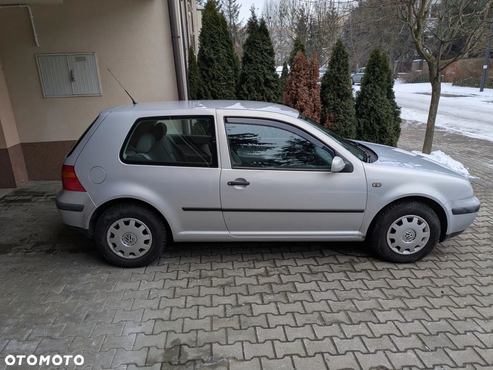 Volkswagen Golf 1.4 Basis - 2