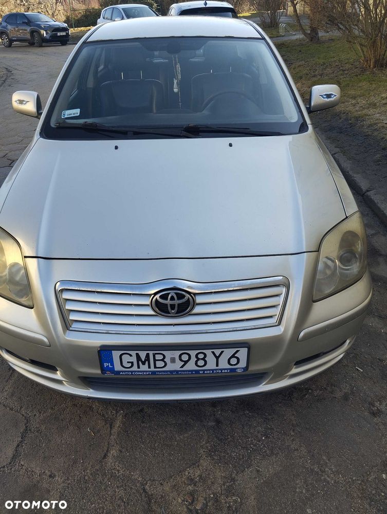 Toyota Avensis - 2