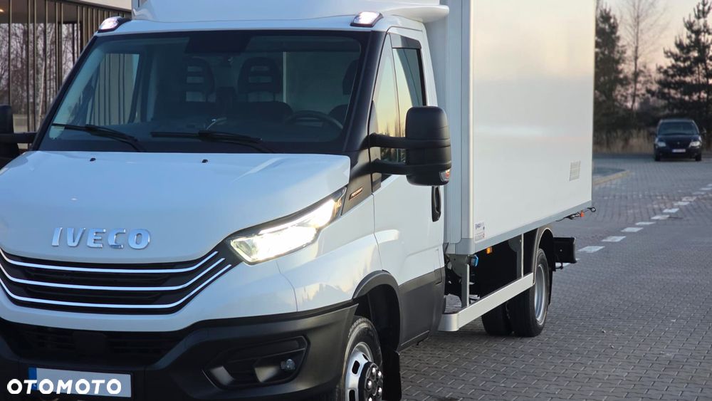 Iveco ❗️❗️DAILY 3.0 180Km 50C18 JAK NOWY ❗️❗️NOWY MODEL / CHŁODNIA MROŹNIA -32 +32 / ZASILANIE 230V / PIERWSZY WŁASCICIEL / NAVI / KAMERA COFANIA / FULL LED / TEMPOMAT AKTYWNY / BLIŹNIAKI / GRUBA SCIANKA / ZABUDOWA IGLOOCAR / AGREGAT CARRIER / WERSJA WZMOCNIONA / FULL OPCJA / SERWIS ASO / SALON POLSKA / 35C15 50C15 35C18❗❗ JAK Z SALONU - NOWY -❗❗ - 19