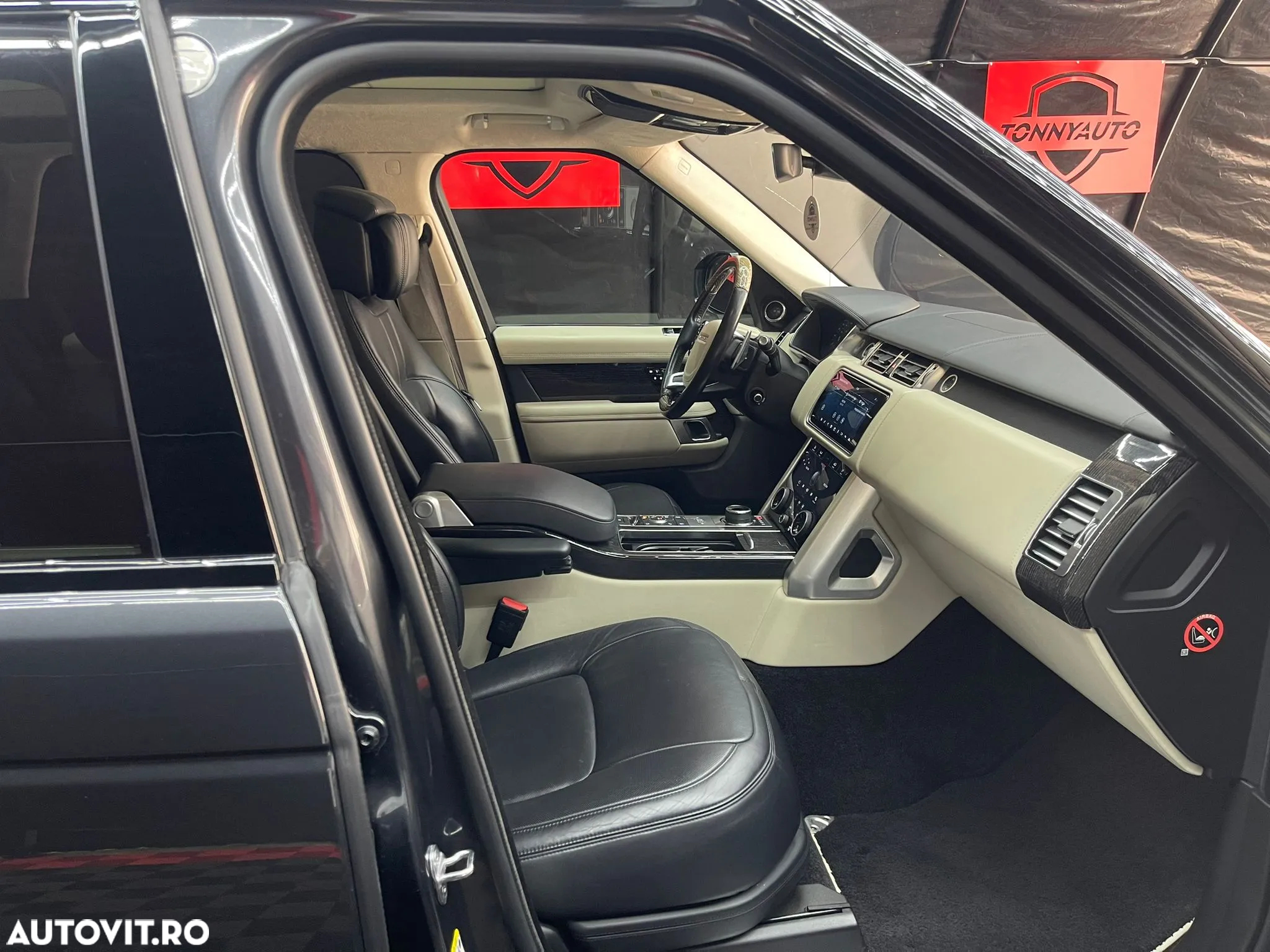 Land Rover Range Rover 4.4 I SDV8 Autobiography - 9