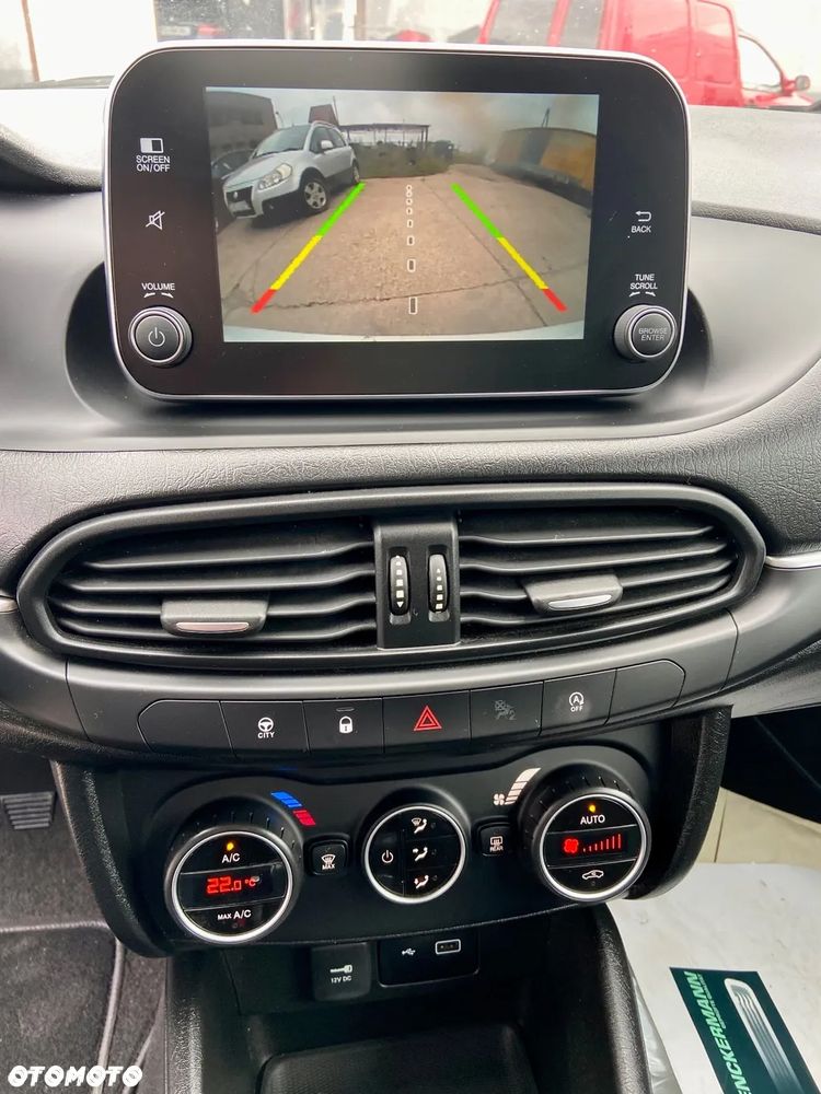 Fiat Tipo 1.3 MultiJet 16v Sport - 23