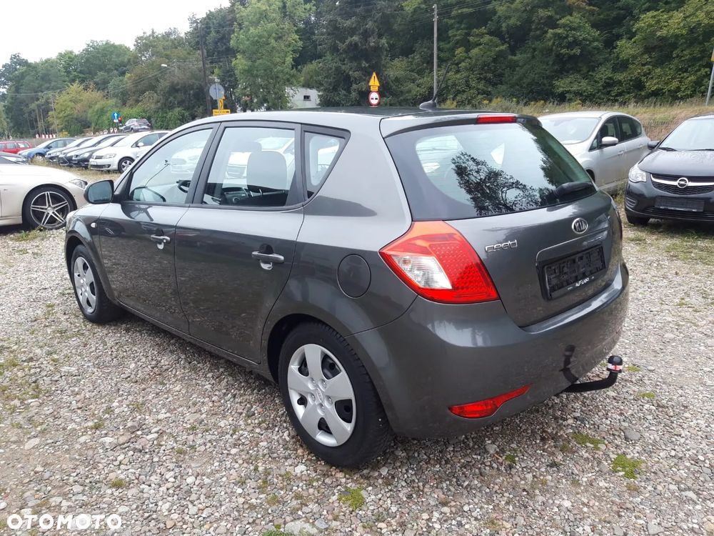 Kia Ceed - 6