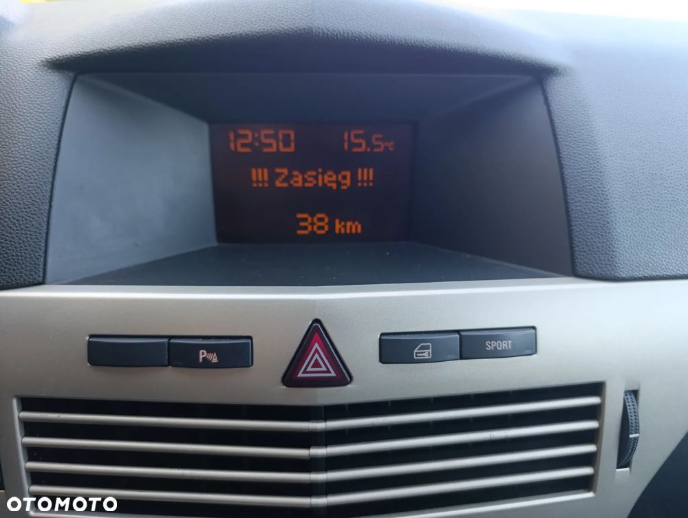 Opel Astra 1.6 Sport - 26
