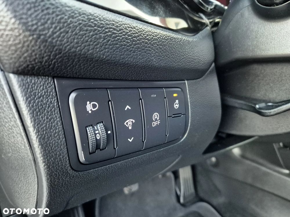 Kia Ceed 1.6 GDI Dream Team Edition - 23