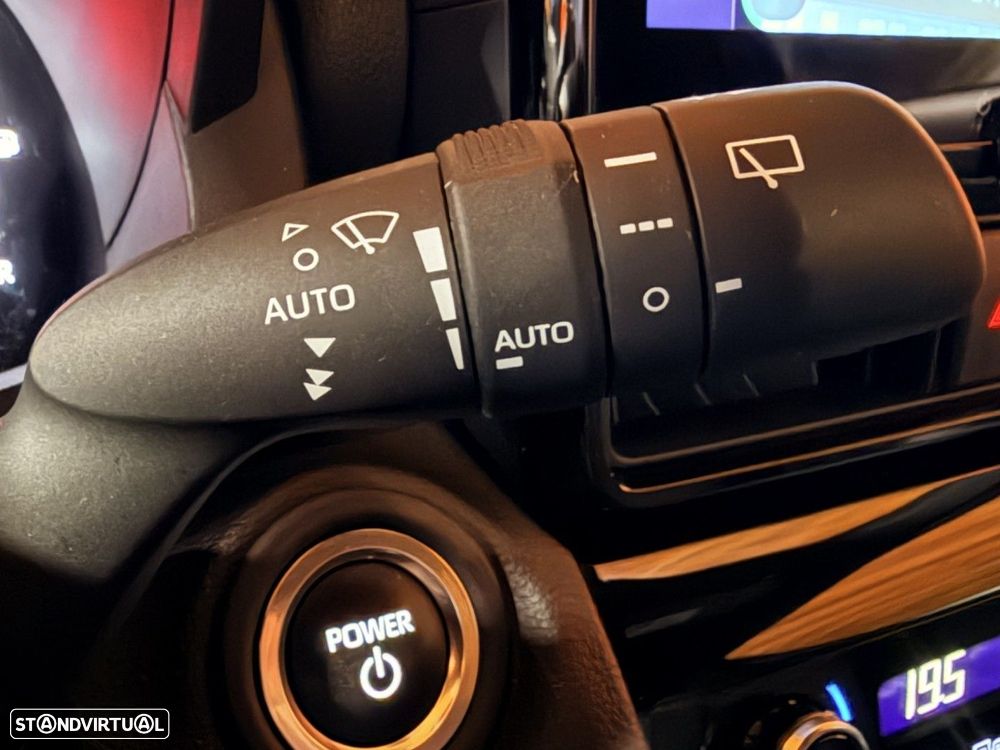 Toyota Yaris Cross 1.5 HDF Premier Edition - 23