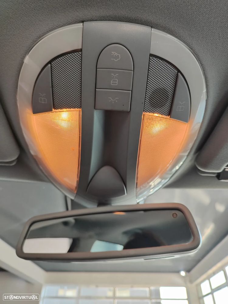 Mercedes-Benz E 220 CDi Avantgarde - 37