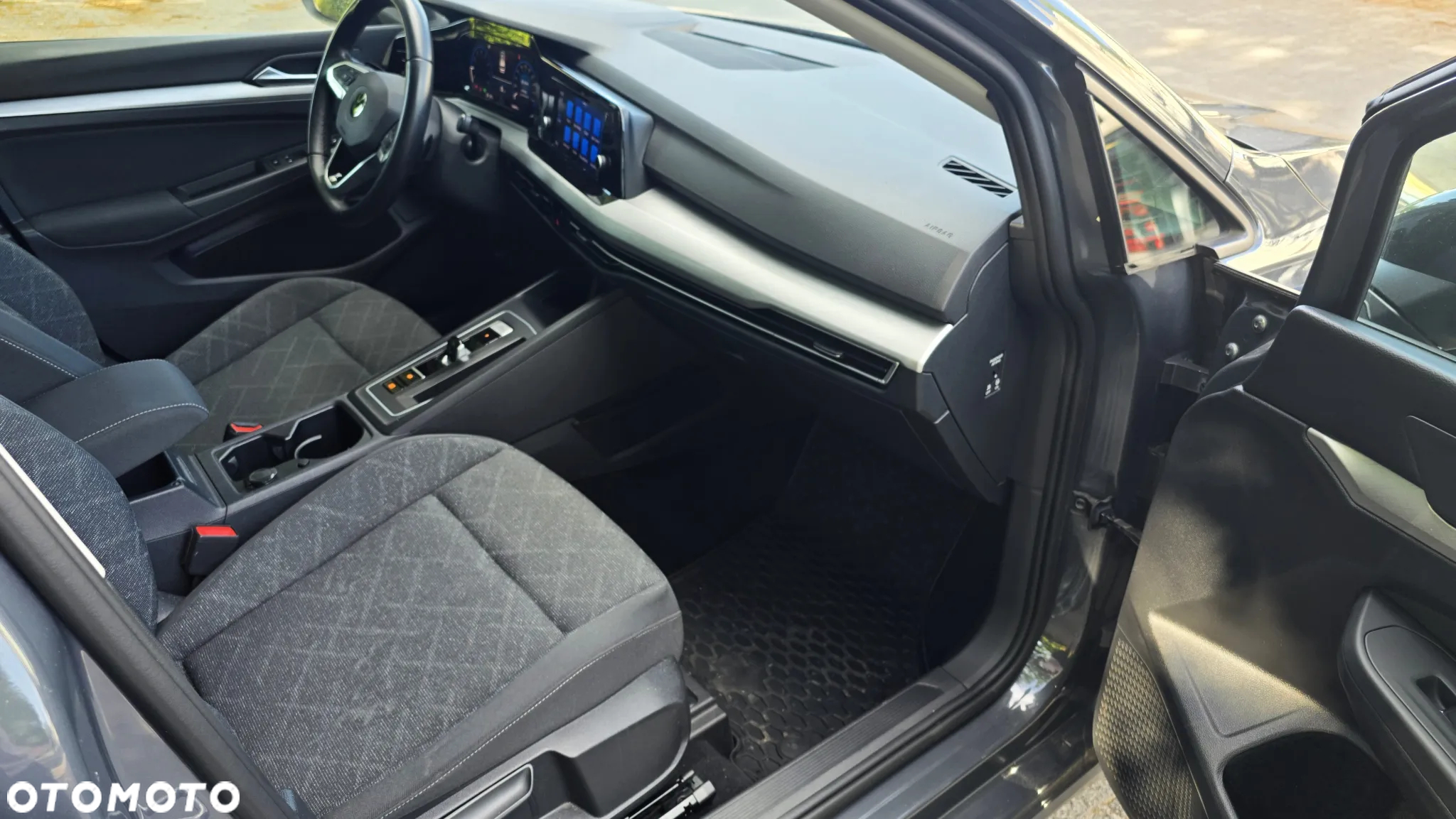 Volkswagen Golf - 10