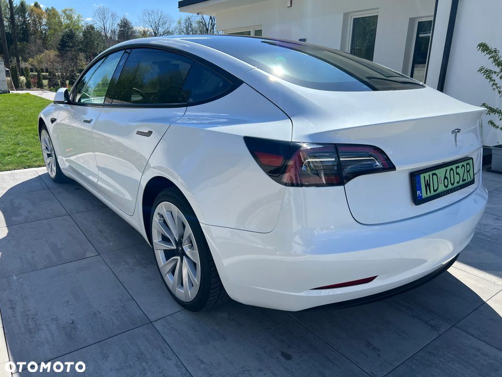 Tesla Model 3 - 6