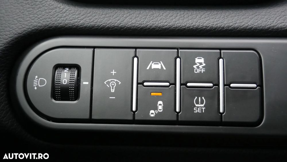 Kia Ceed - 24