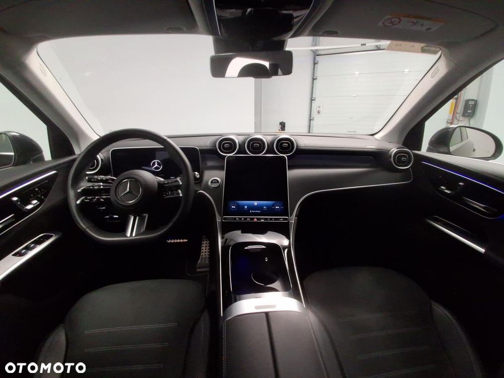 Mercedes-Benz GLC 300 e 4-Matic - 24